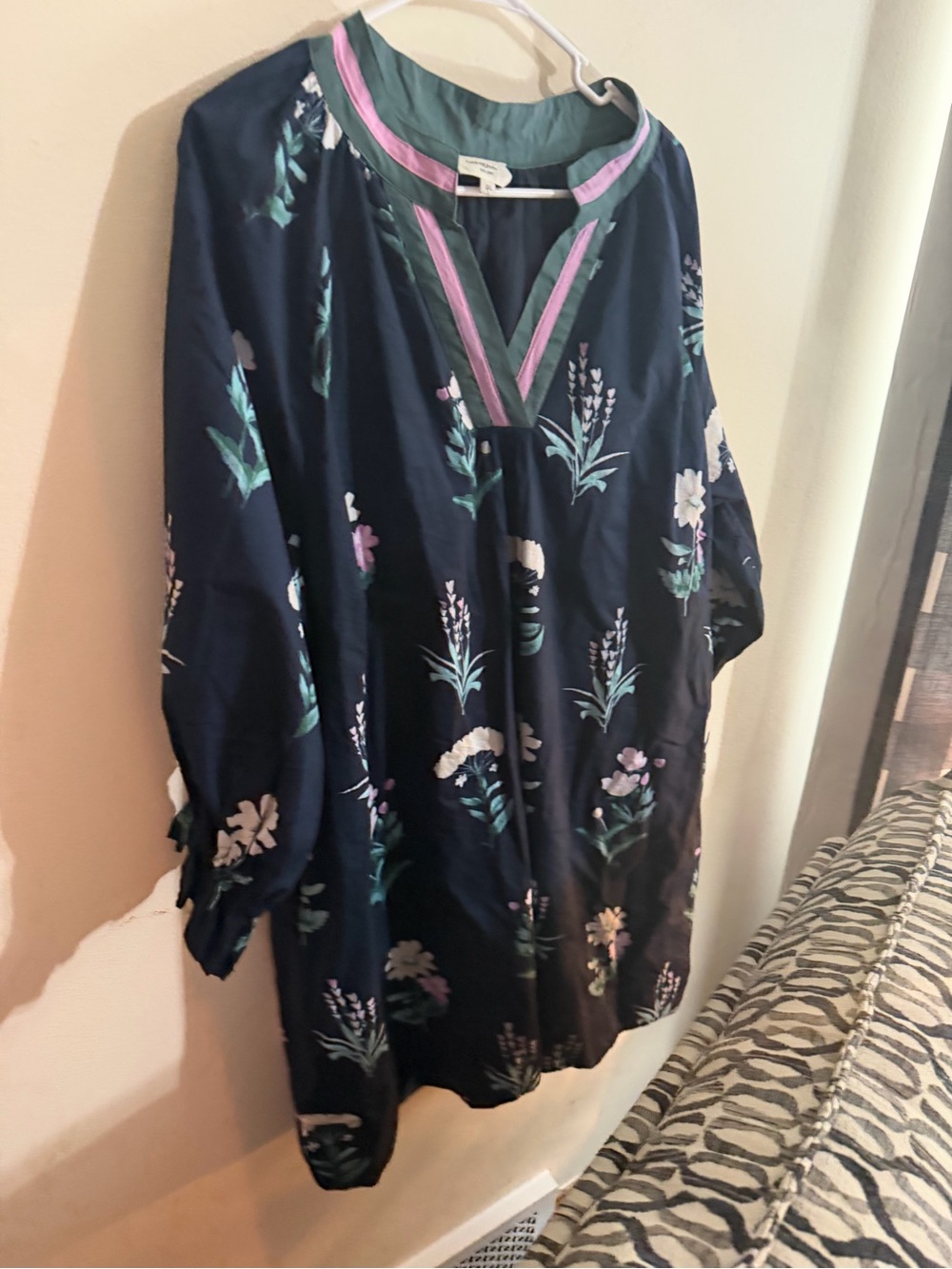 Umgee Size 2xl Navy Floral V-Neck Dress with Pink Trim